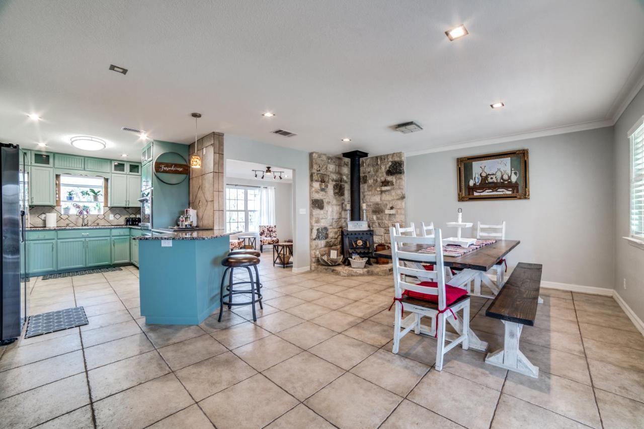 5 Bdrm Home On 2 Acres Mins To Wineries Private Heated Pool And Hot Tub Johnson City Exterior foto