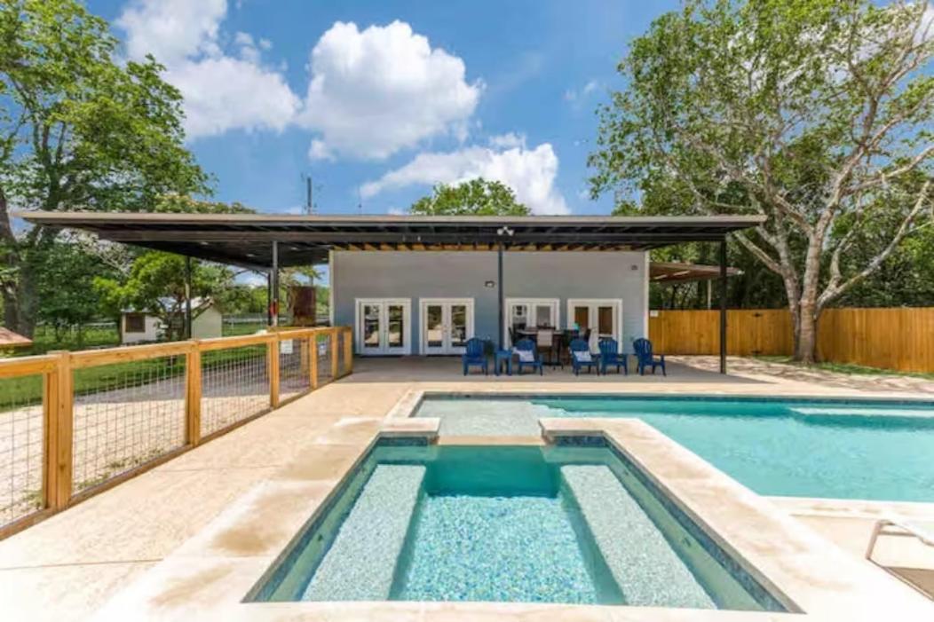 5 Bdrm Home On 2 Acres Mins To Wineries Private Heated Pool And Hot Tub Johnson City Exterior foto